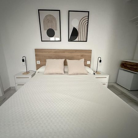 Hostal Merino Jedula Esterno foto